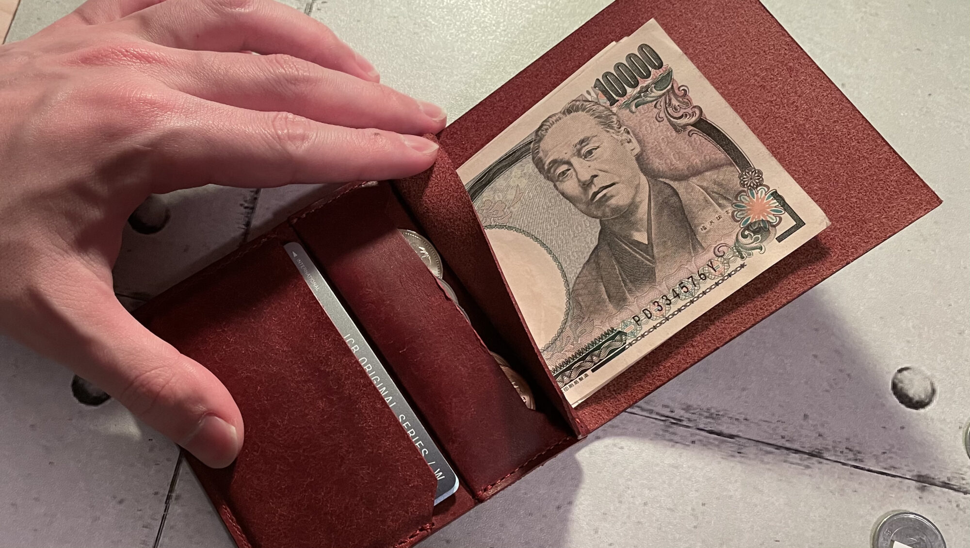 ピアストラ財布の収納力01