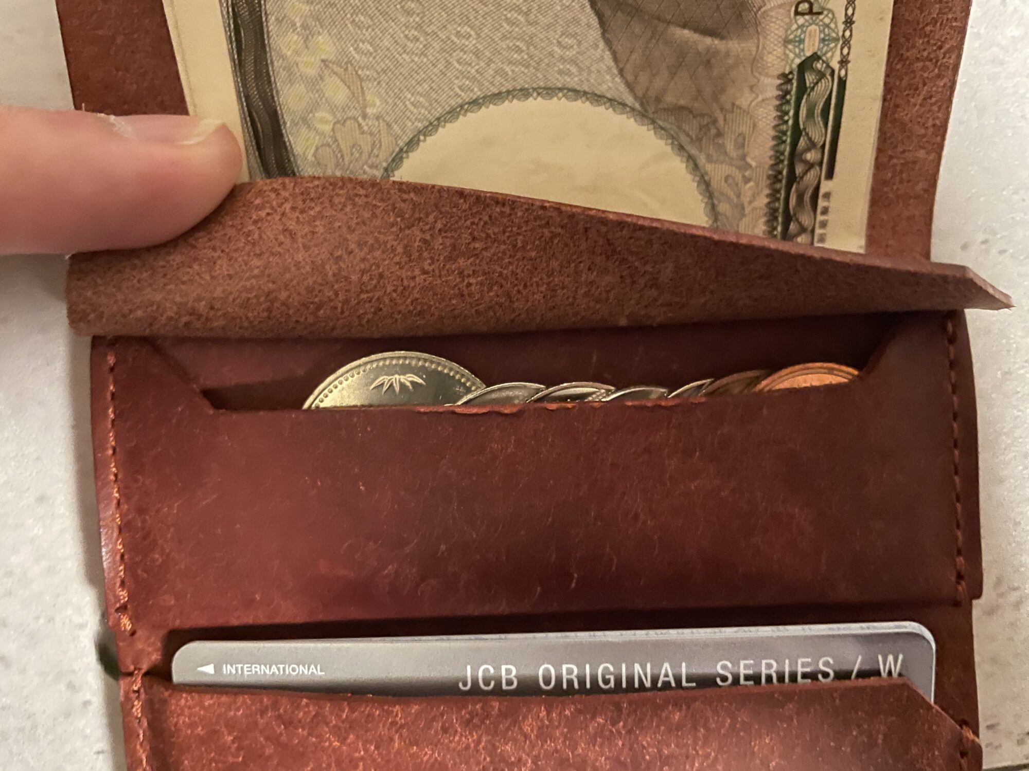 ピアストラ財布の収納力02